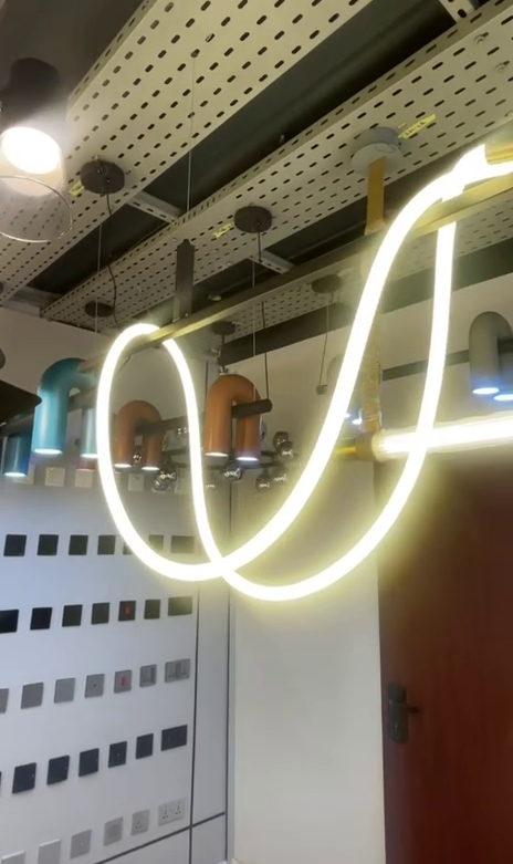 Minimalist fluid pendant light